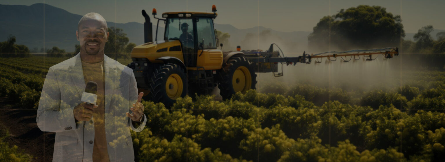 Journaliste ou expert agricole en surimpression devant un champ cultivé et un tracteur pulvérisateur, symbolisant les actualités agricoles.